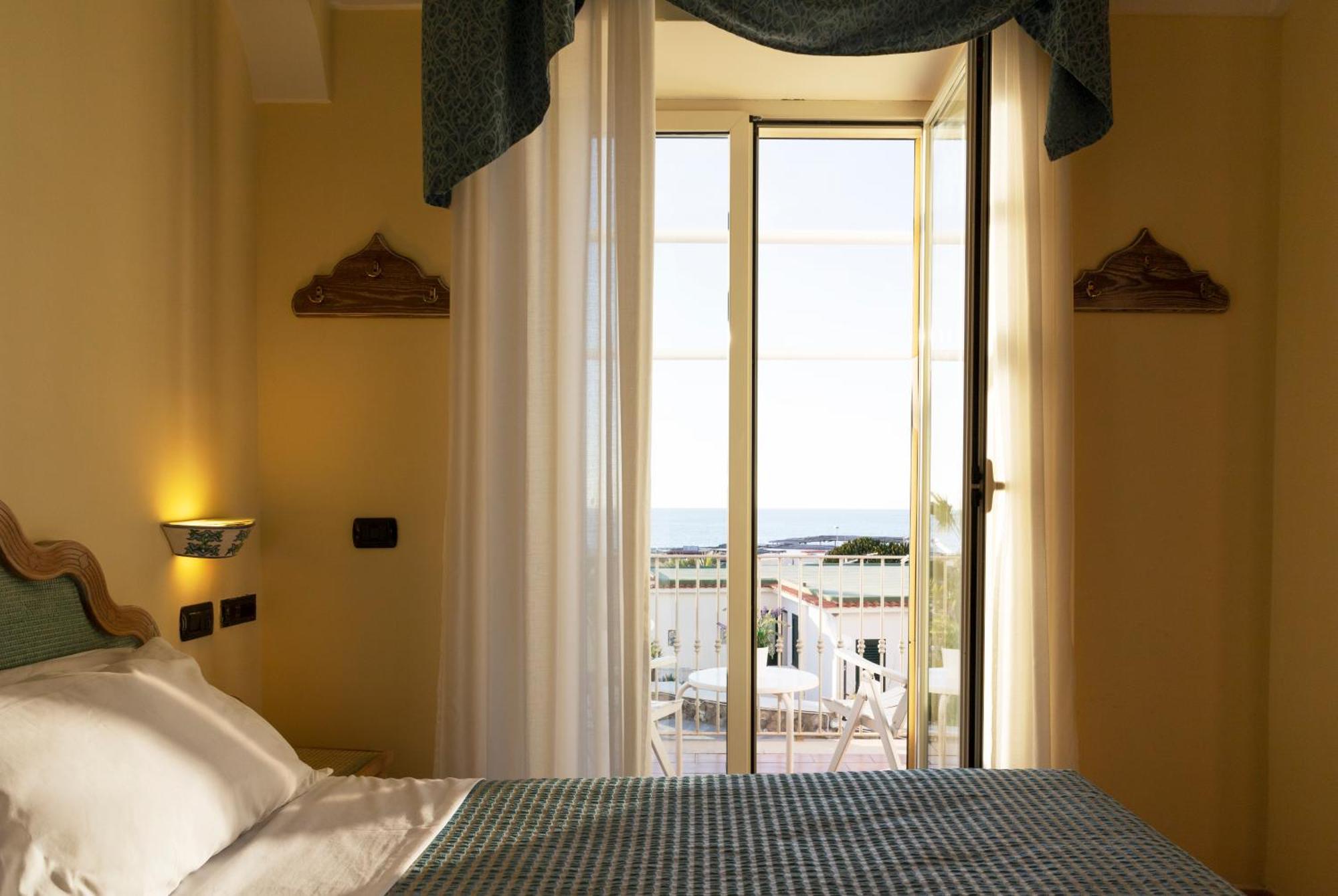 Hotel Punta Imperatore Forio  Exterior photo