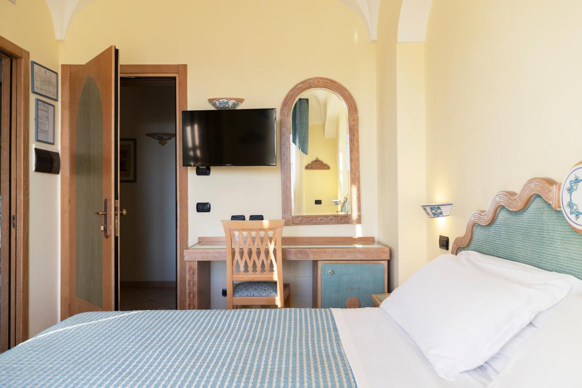 Hotel Punta Imperatore Forio  Exterior photo